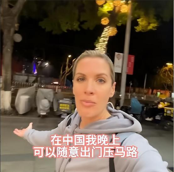 华免签的外国人回国后开始茶不思饭不想PG麻将胡了风向彻底变了!第一批来