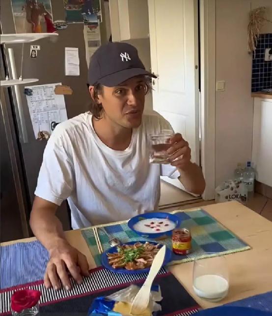 华免签的外国人回国后开始茶不思饭不想PG麻将胡了风向彻底变了!第一批来(图6)